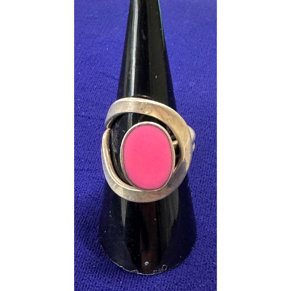 Beautiful pink ring (enamel?). Sterling Silver!    Size 6 from Myrtle Beach